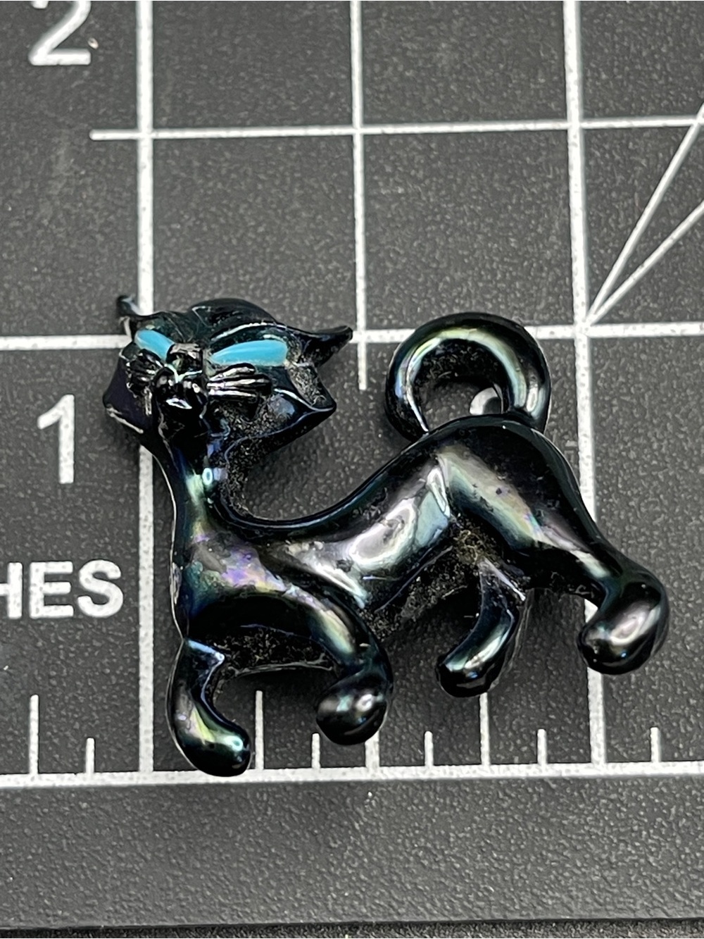 Vintage Hematite Cat Brooch Pin Turquoise Blue Eyes Iridescent Figural - Picture 7 of 7